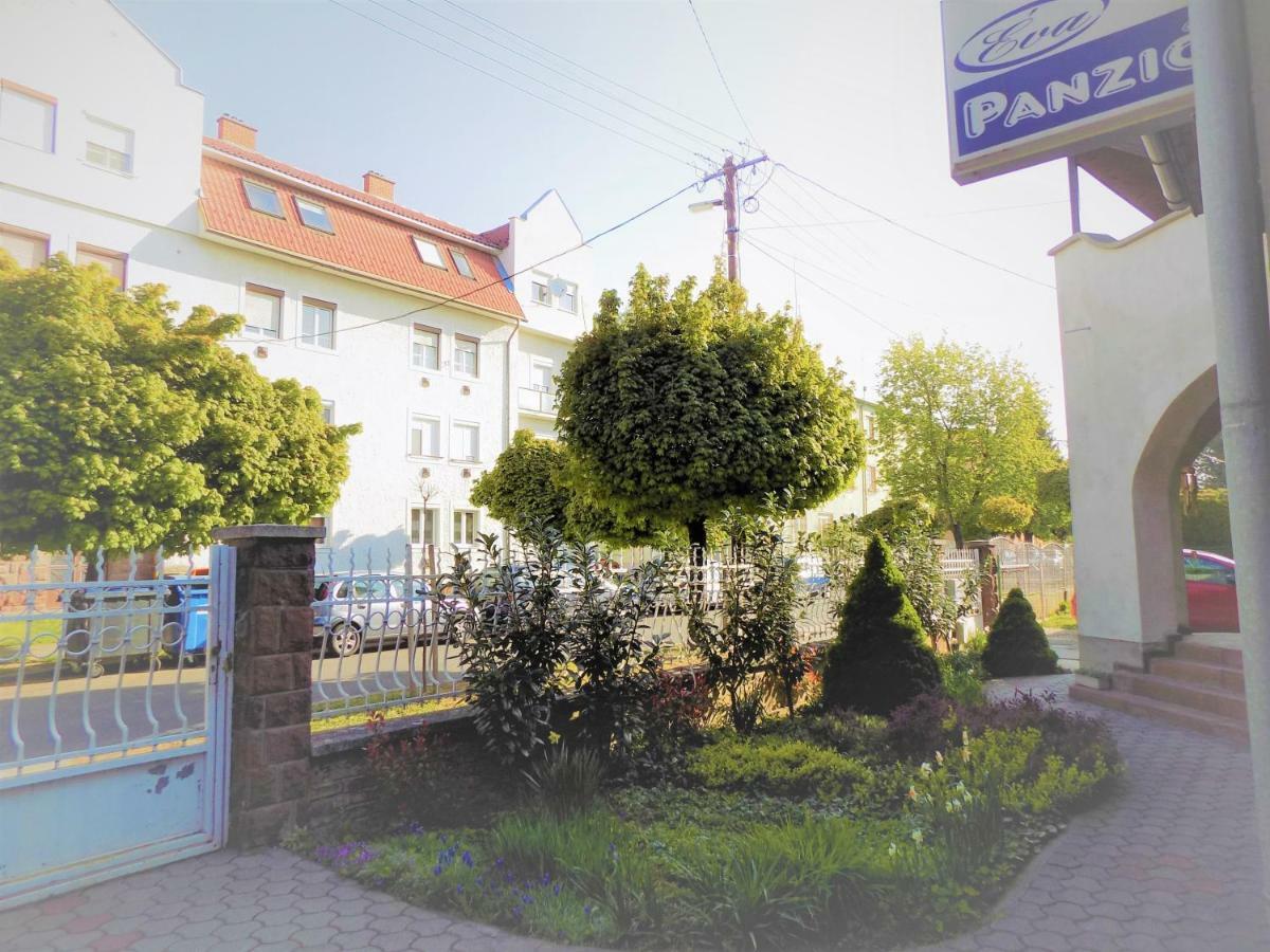 Eva Vendeghaz Hotel Kaposvar Exterior photo